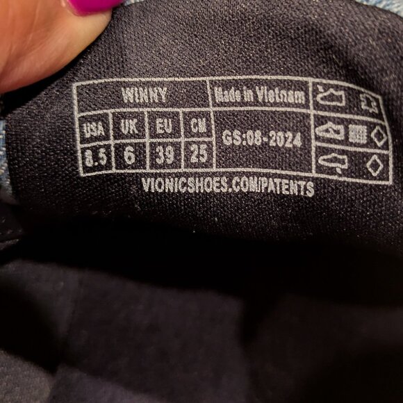 Vionic Winny  Low Top Sneaker in light denim. Excellent almost new condition - Picture 6 of 6